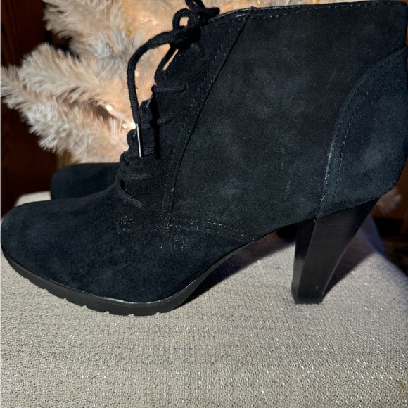 White Mountain black suede ankle booties Size 8M - Picture 3 of 5